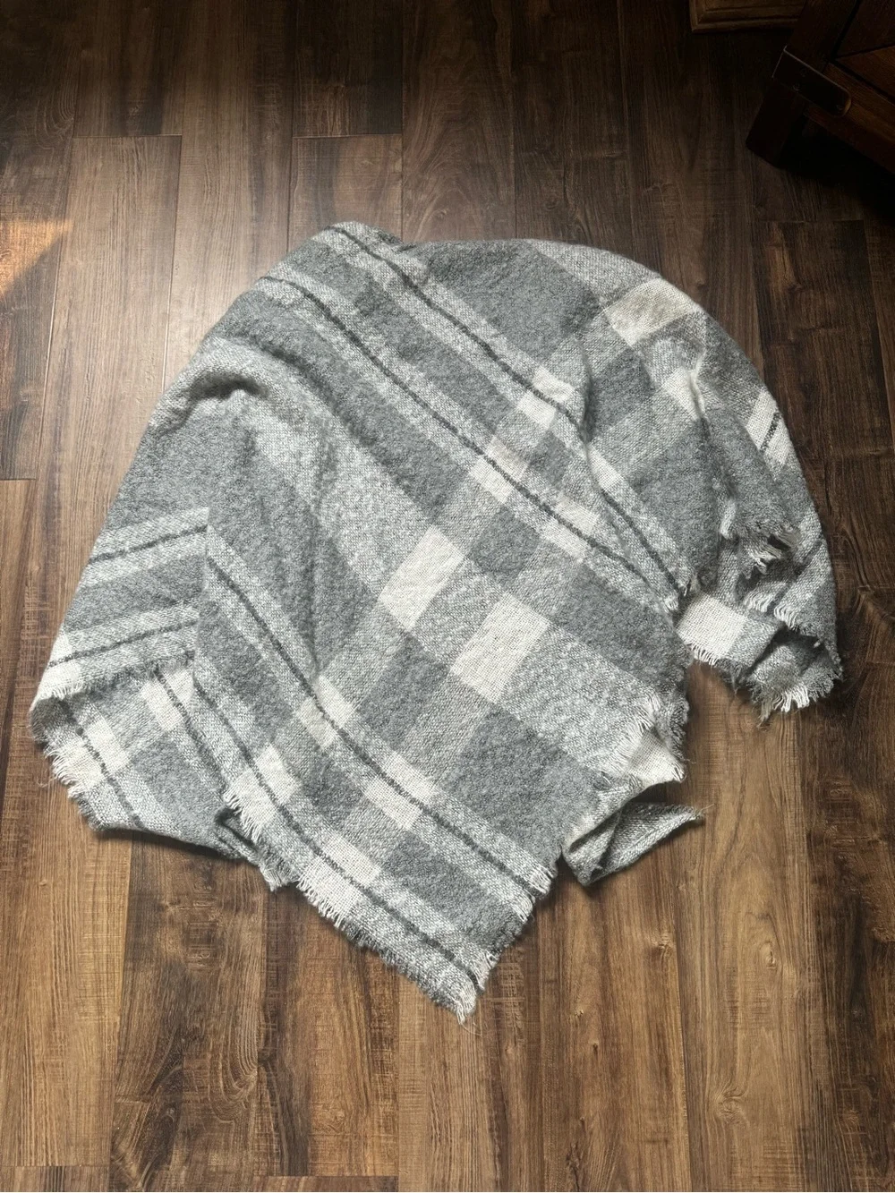 LC Lauren Conrad Gray and White Fringe Scarf